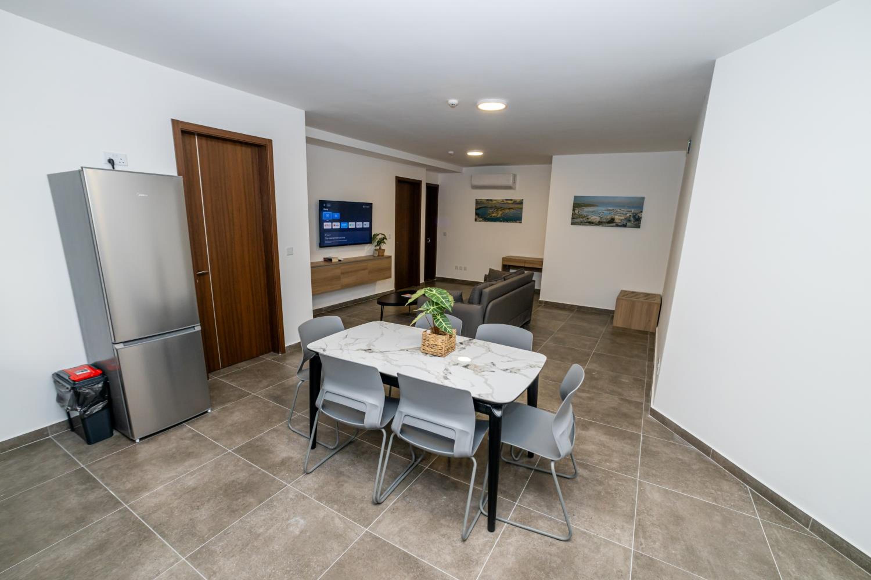 Family 2-Bedroom Maisonette - by HostMT photo 4