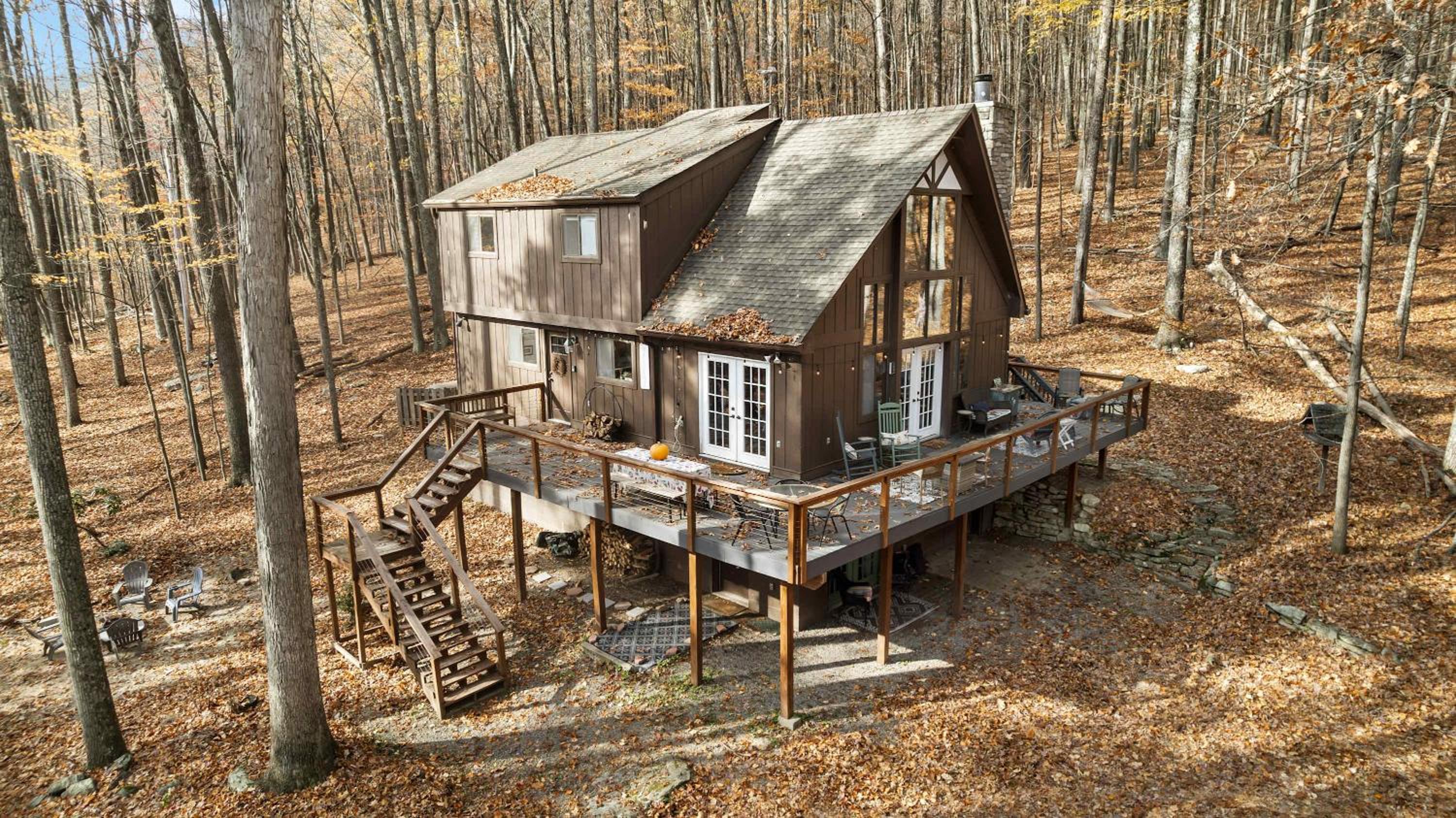 Mountainside w Fireplace, Fire Pit, Deck, & WiFi view 2