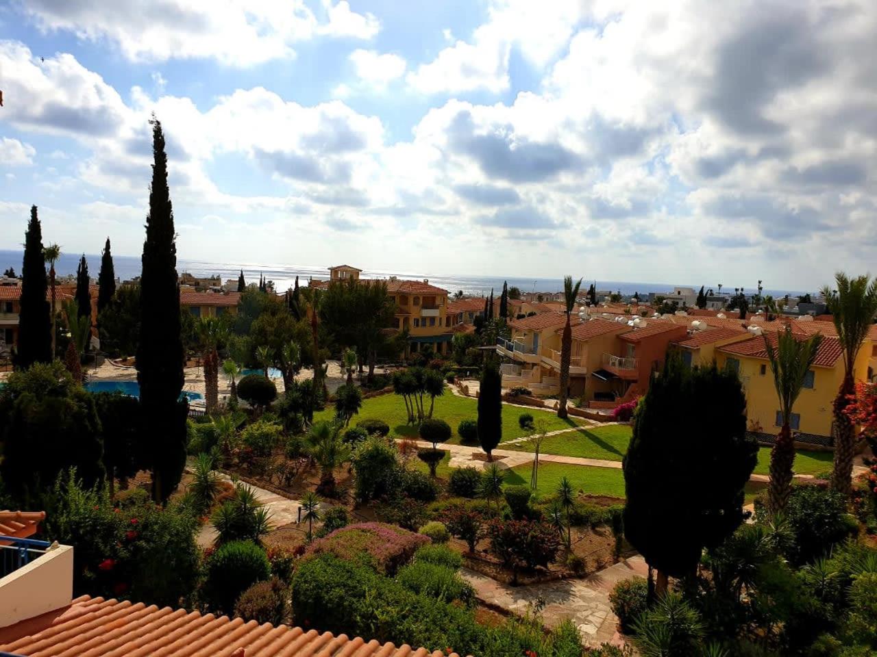 Regina Gardens - stylish modern 1 bedroom apartment