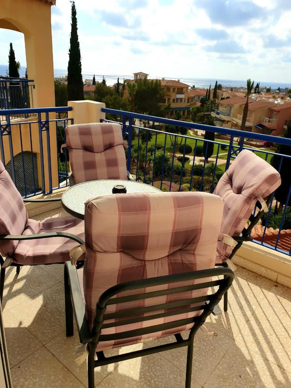 Regina Gardens - stylish modern 1 bedroom apartment