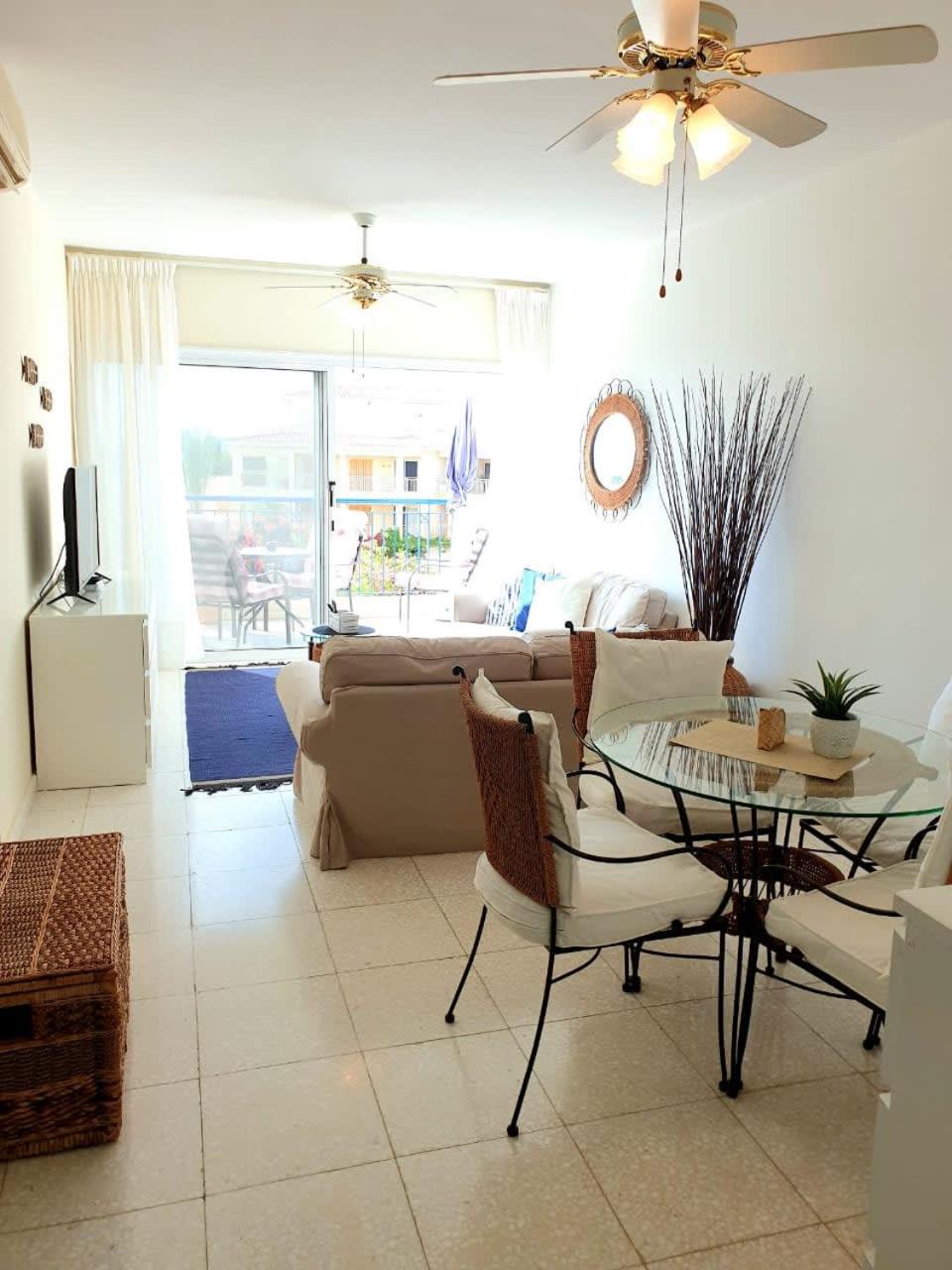 Regina Gardens - stylish modern 1 bedroom apartment