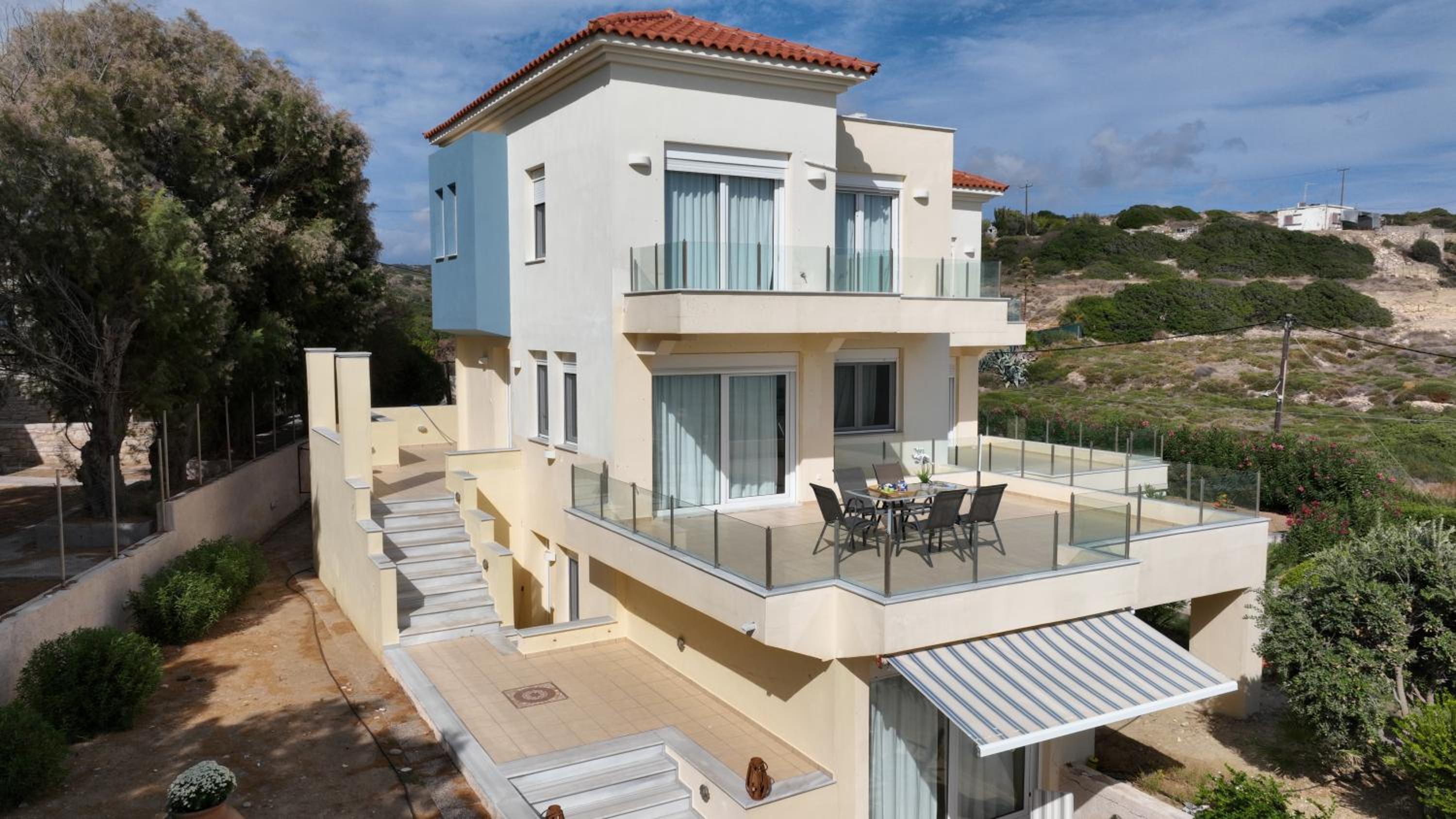 KomiVillas