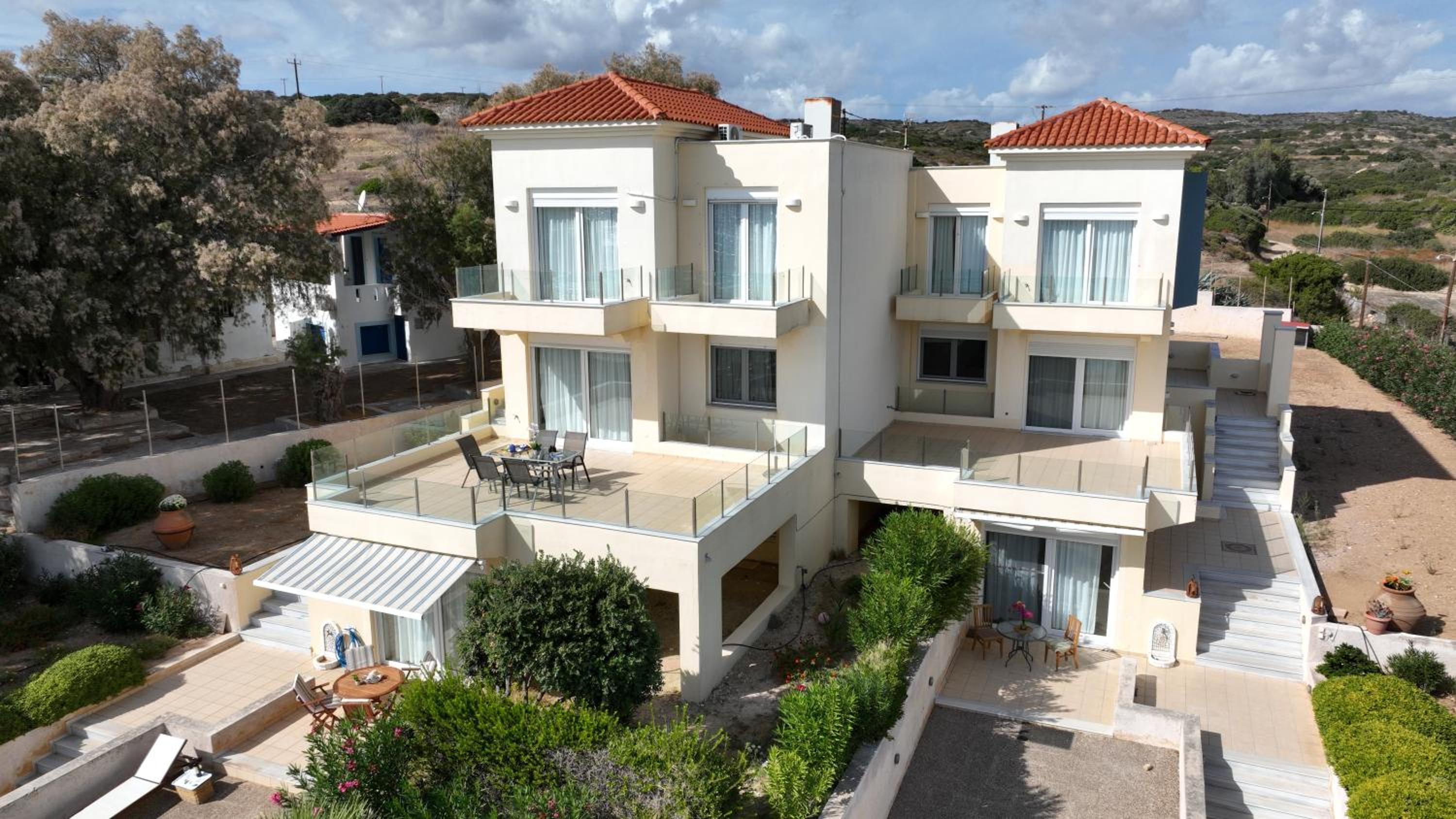 KomiVillas