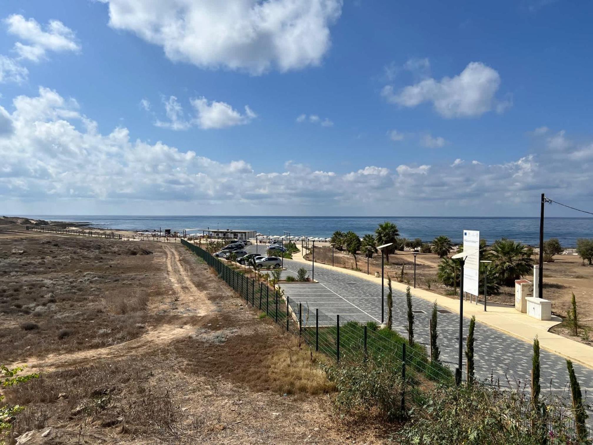 Lighthouse Beach - 3BR Seafront Apt 50m to Beach with Sea Views - Sleeps 6
