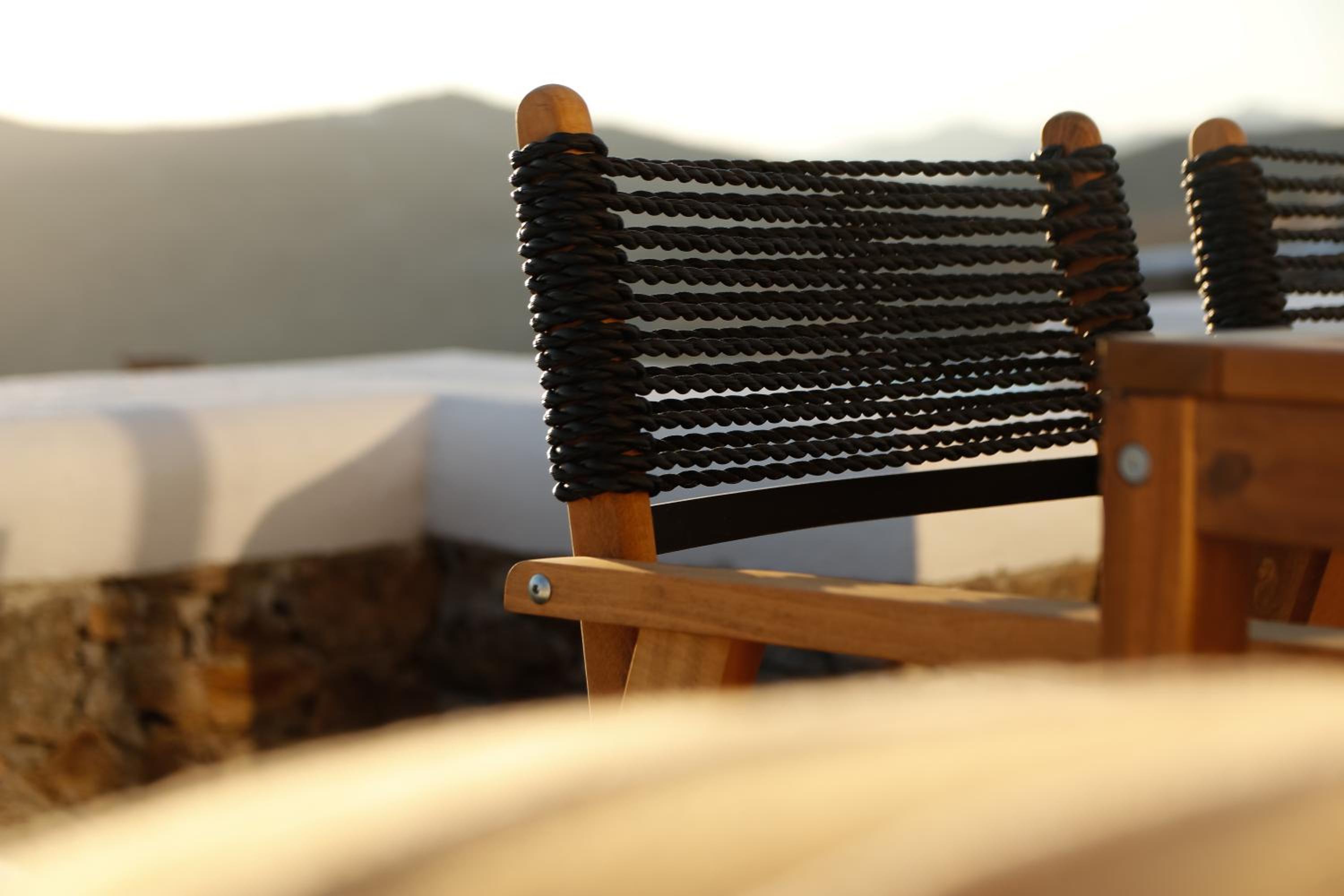 Thronos Suites