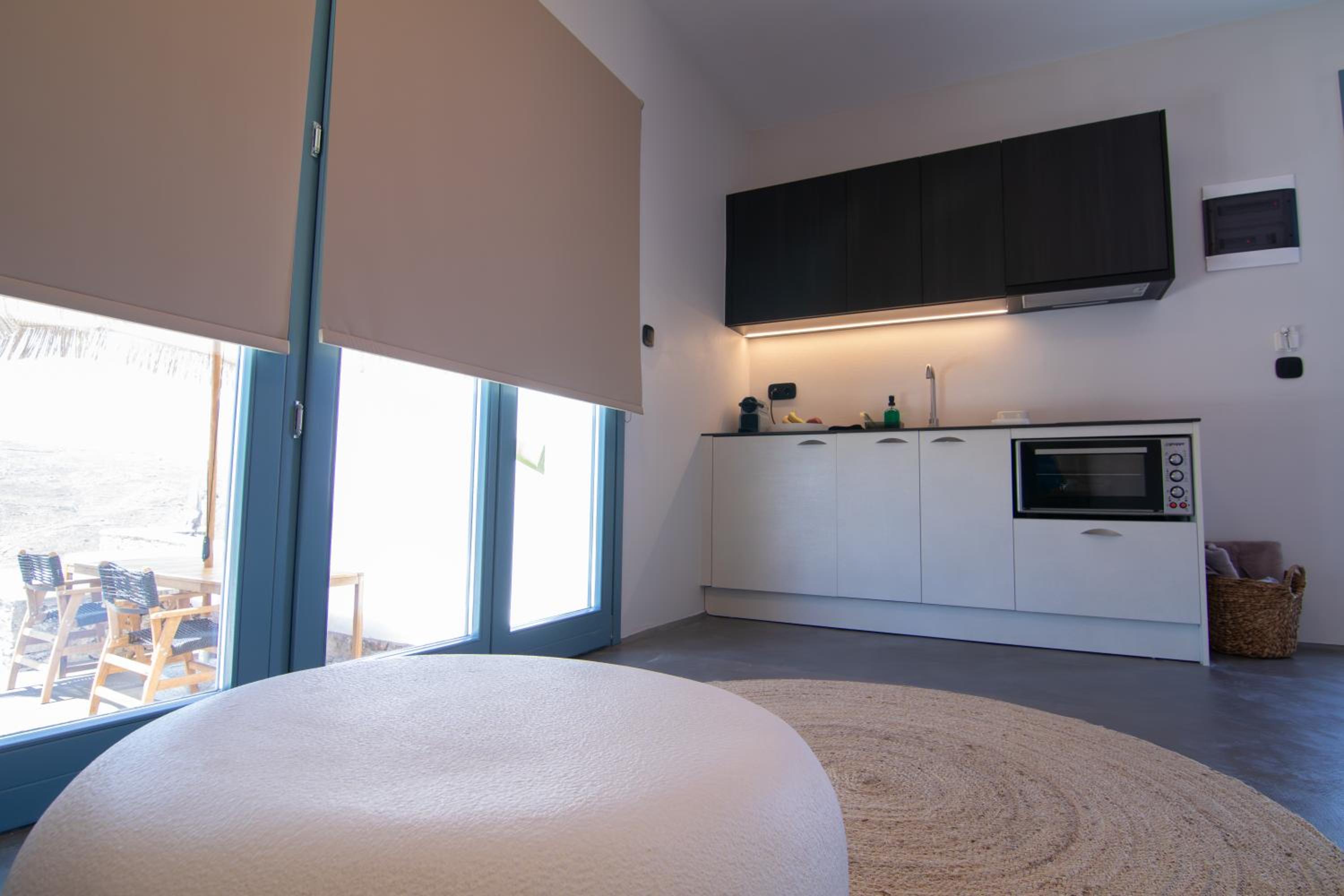 Thronos Suites