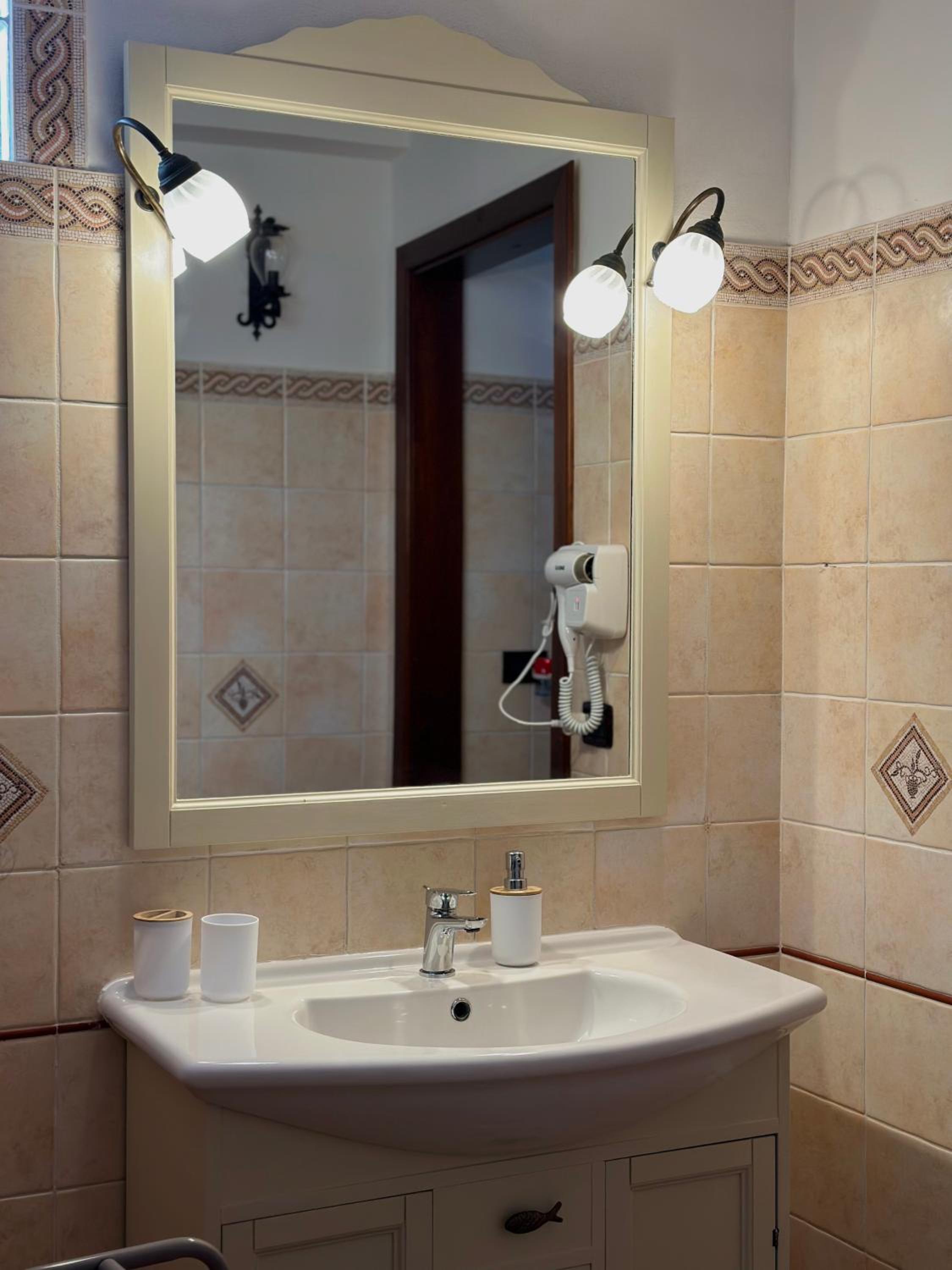 Casetta immersa nel verde, lontano dal caos photo 2