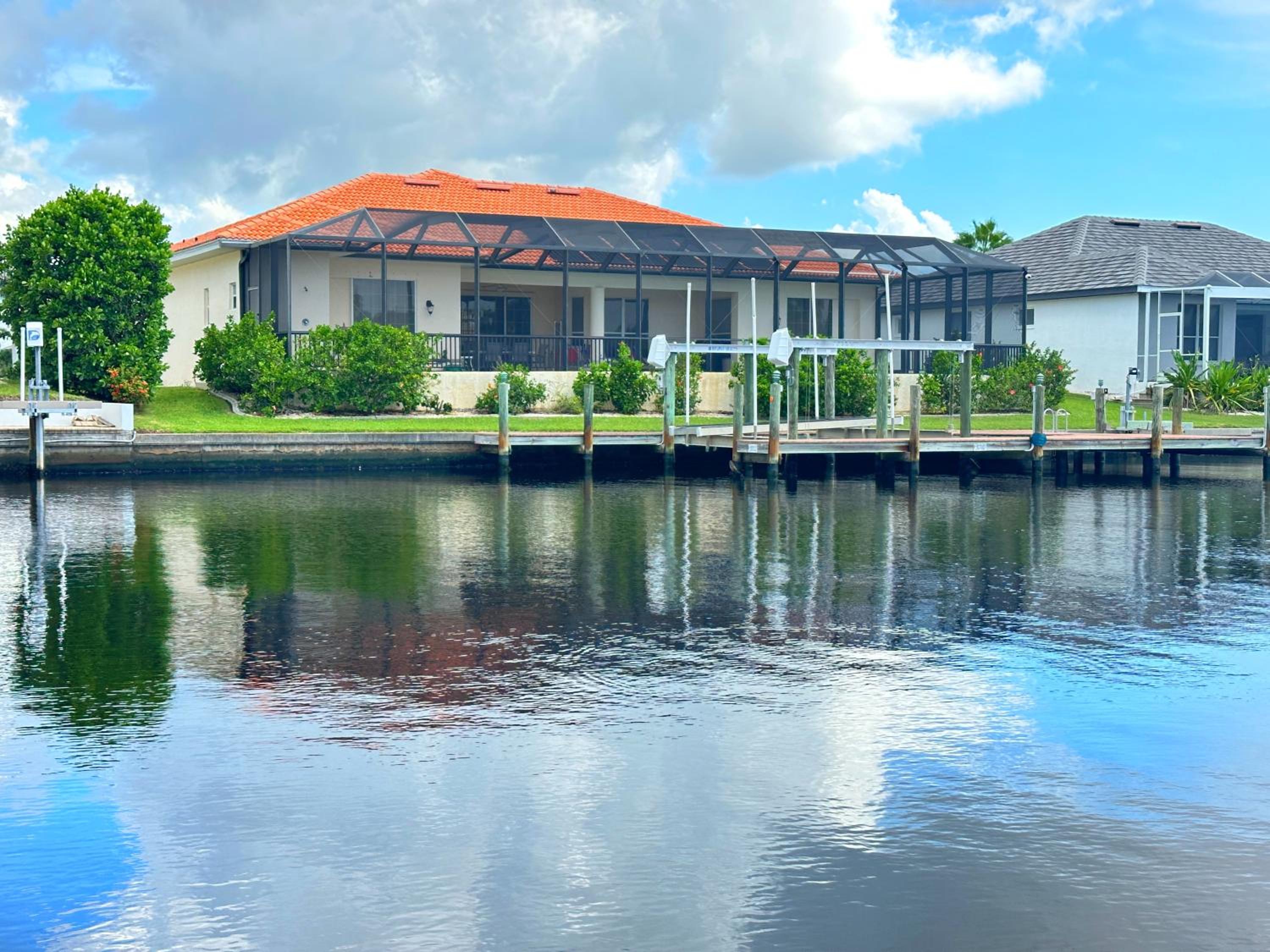 Great Poolvilla Meridian Yachtclub Area waterfront