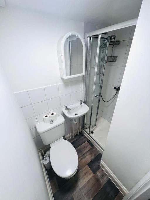 The best location, distance walking King's Cross station — bathroom