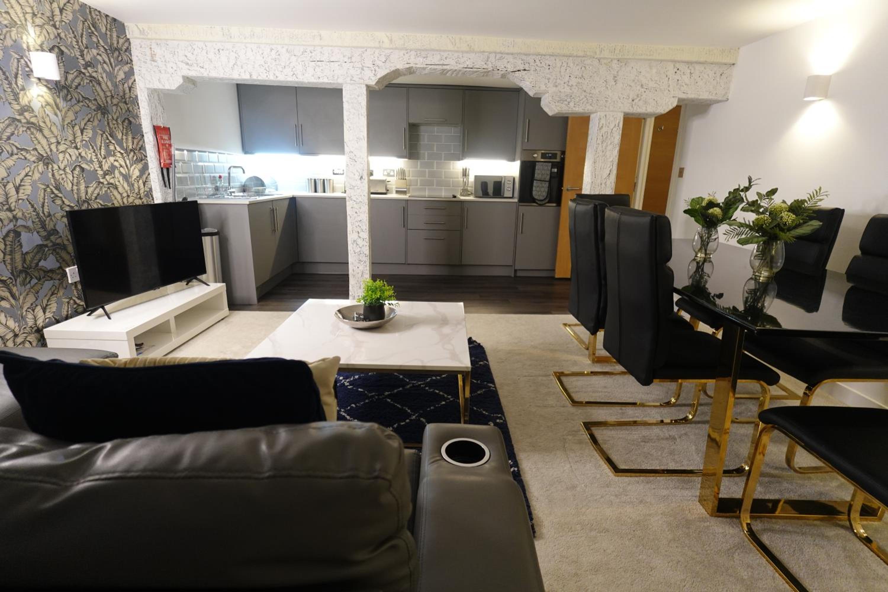 Apartment on Historic Poole Quay view 5