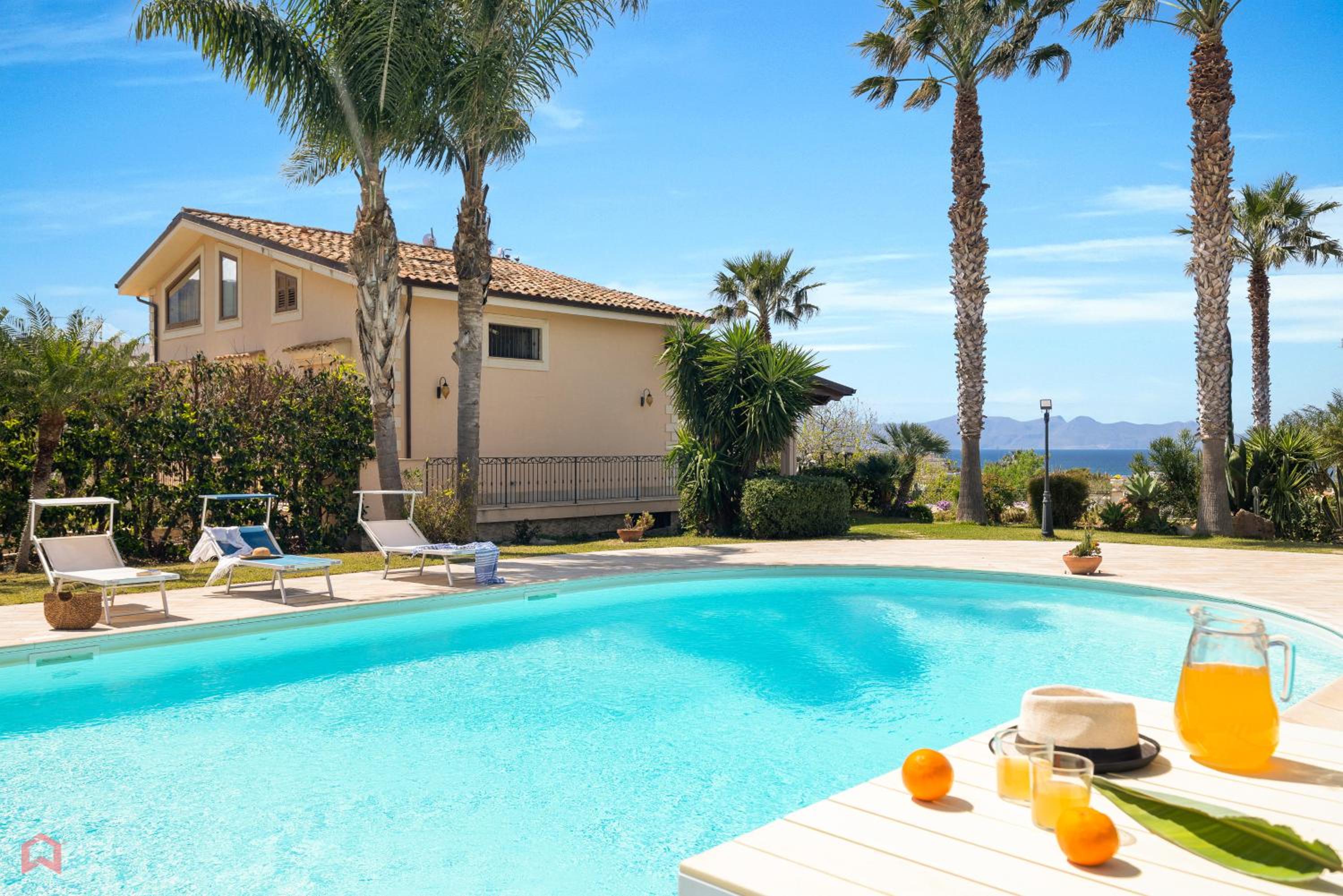 Panoramica Villa con Piscina sul Mare (Sanificata) photo 3