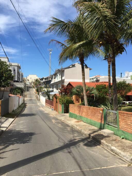 Linda Casa Próximo ao Mar na Praia dos Ingleses