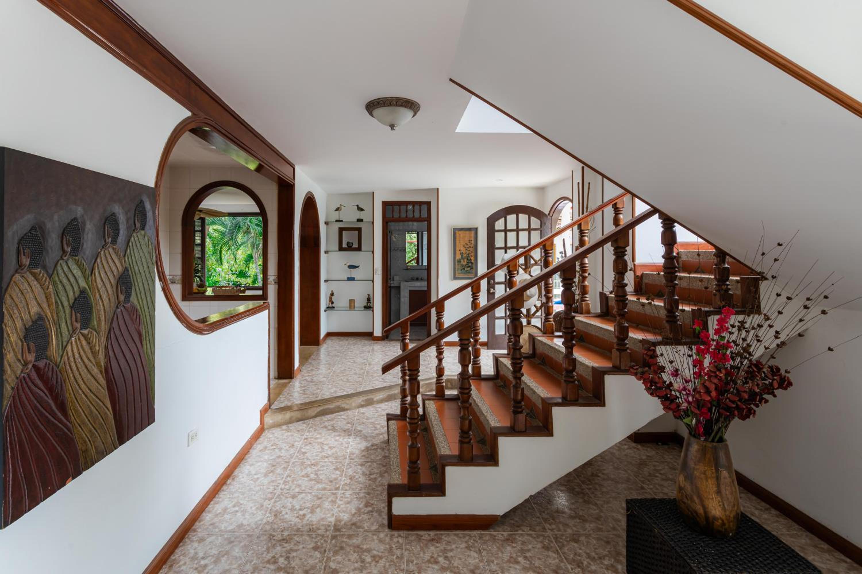 Villa with Swimming Pool, Jacuzzi and Sauna