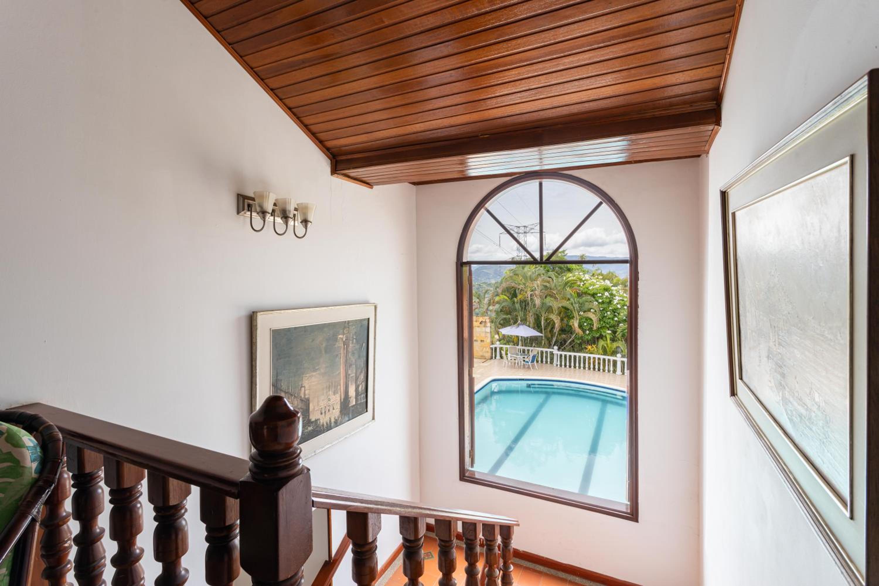 Villa with Swimming Pool, Jacuzzi and Sauna