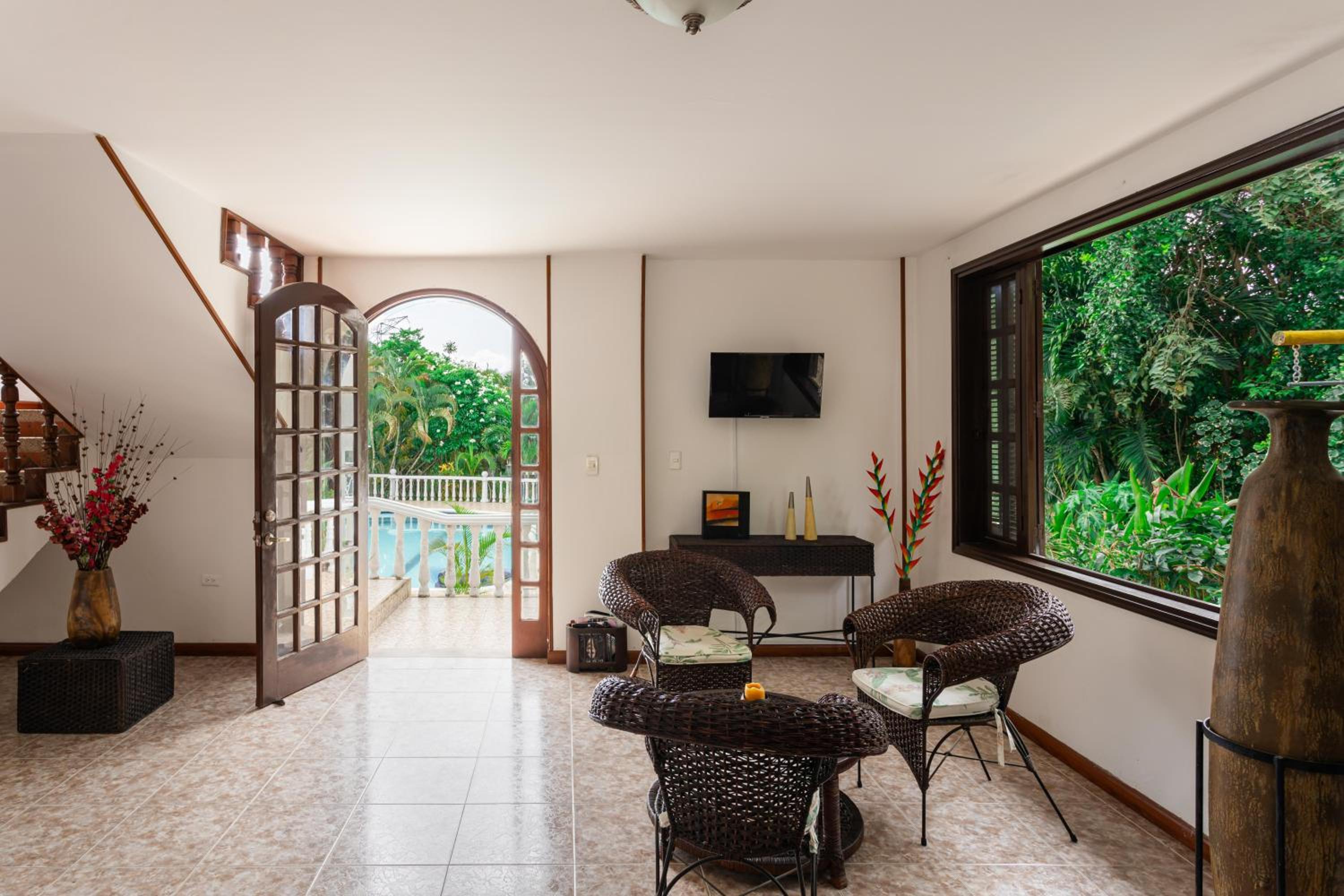 Villa with Swimming Pool, Jacuzzi and Sauna