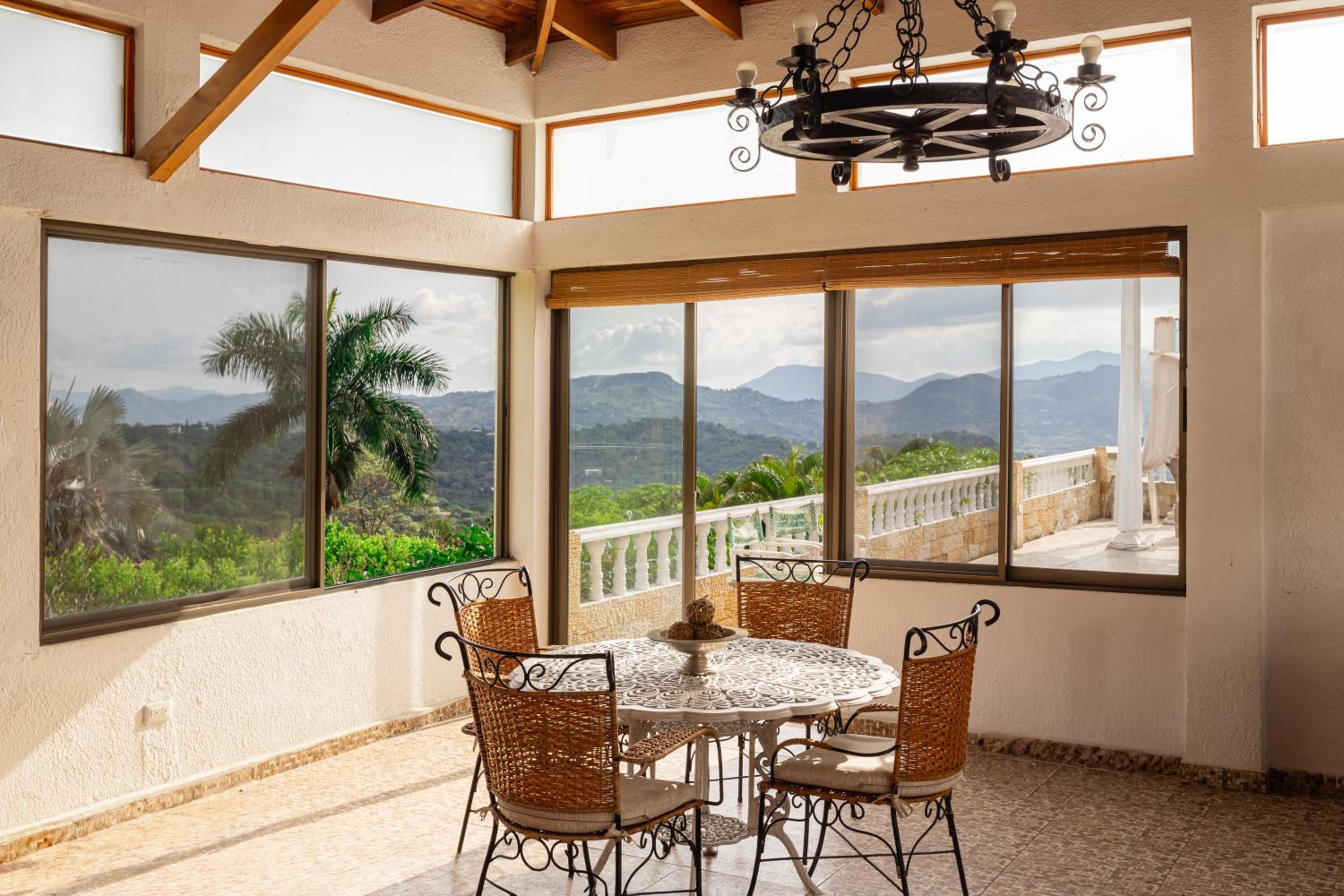 Villa with Swimming Pool, Jacuzzi and Sauna