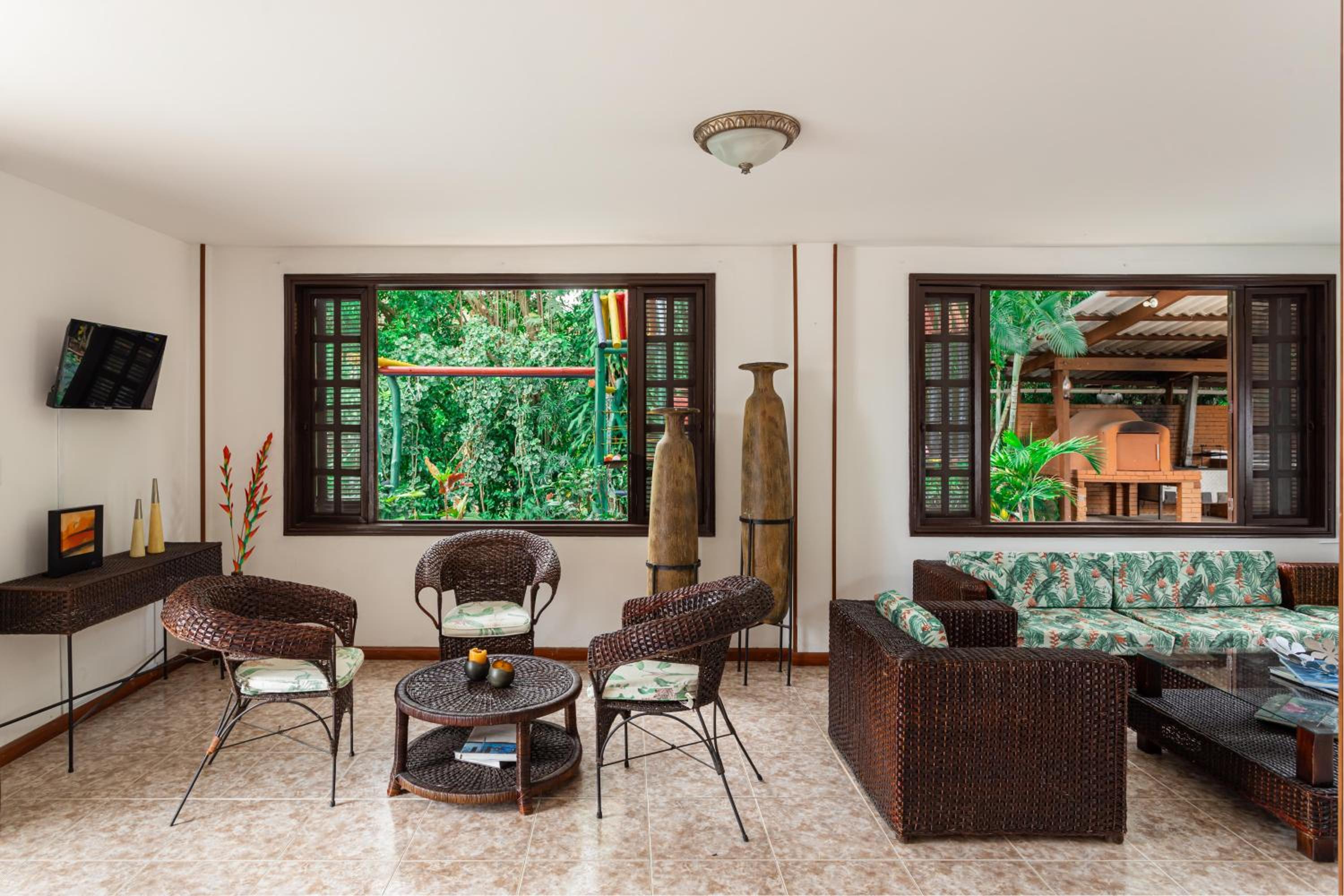 Villa with Swimming Pool, Jacuzzi and Sauna