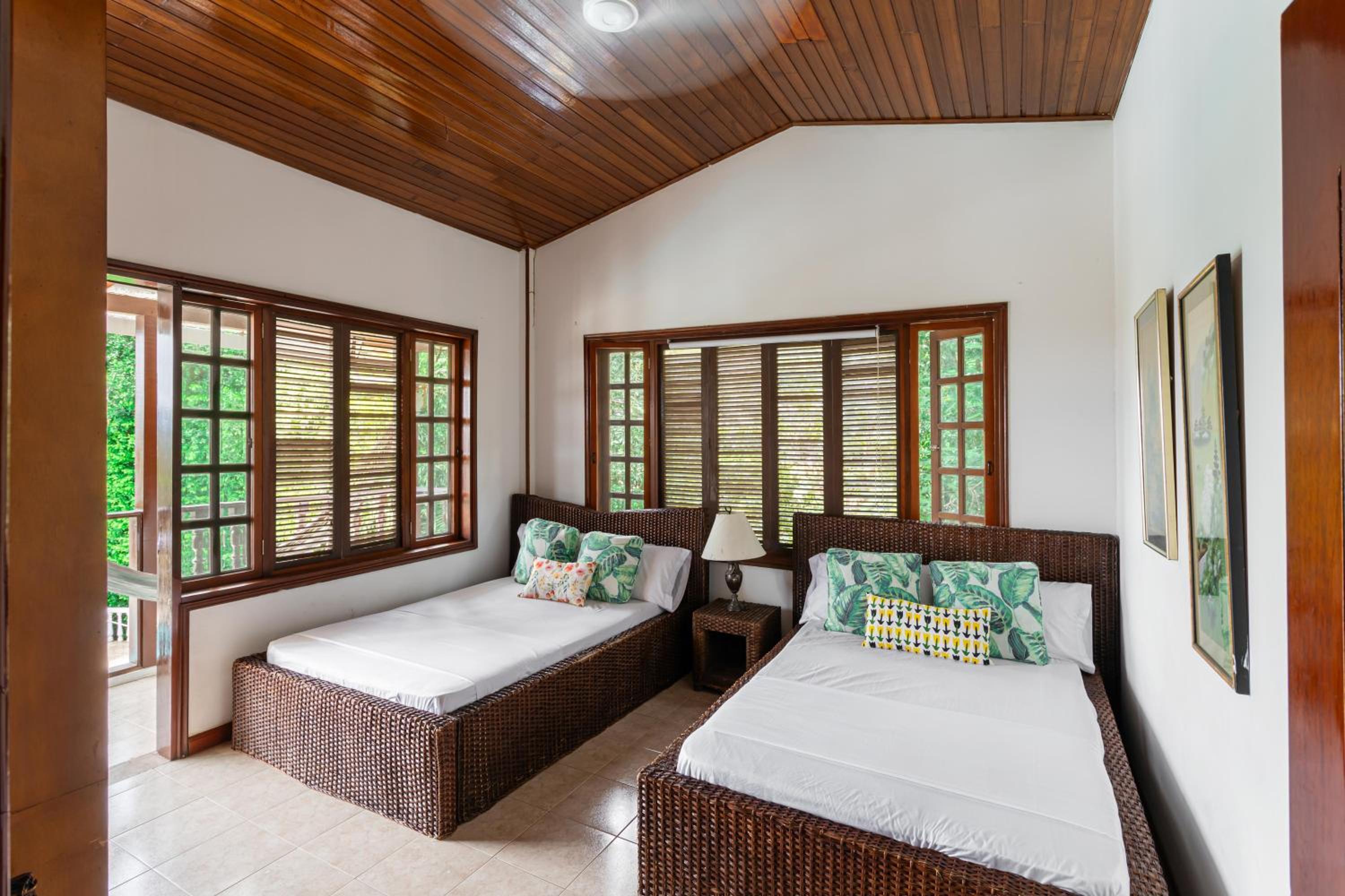 Villa with Swimming Pool, Jacuzzi and Sauna