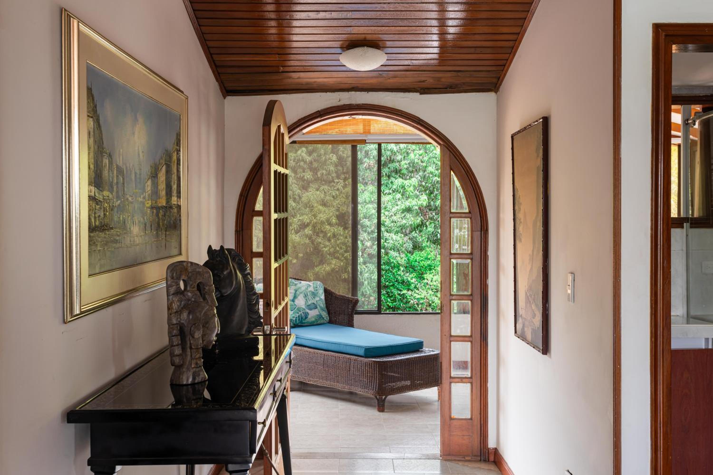Villa with Swimming Pool, Jacuzzi and Sauna