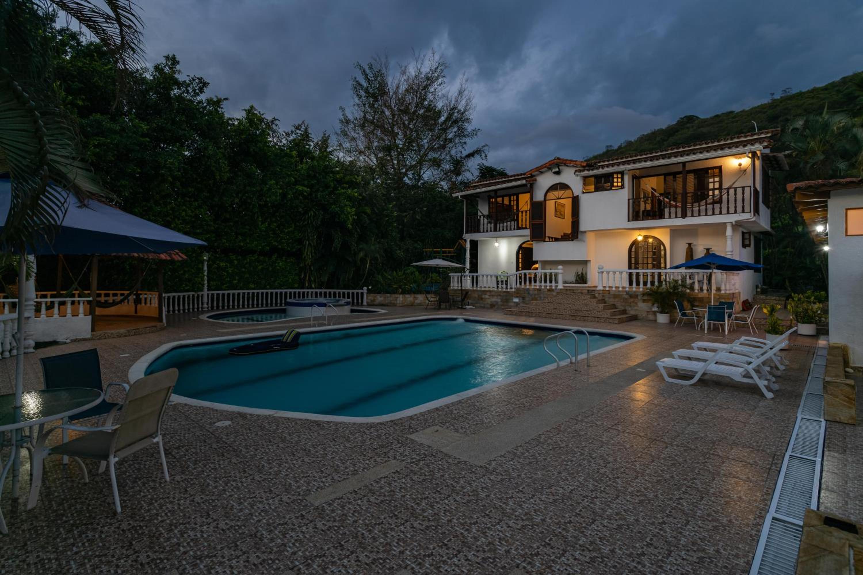 Villa with Swimming Pool, Jacuzzi and Sauna