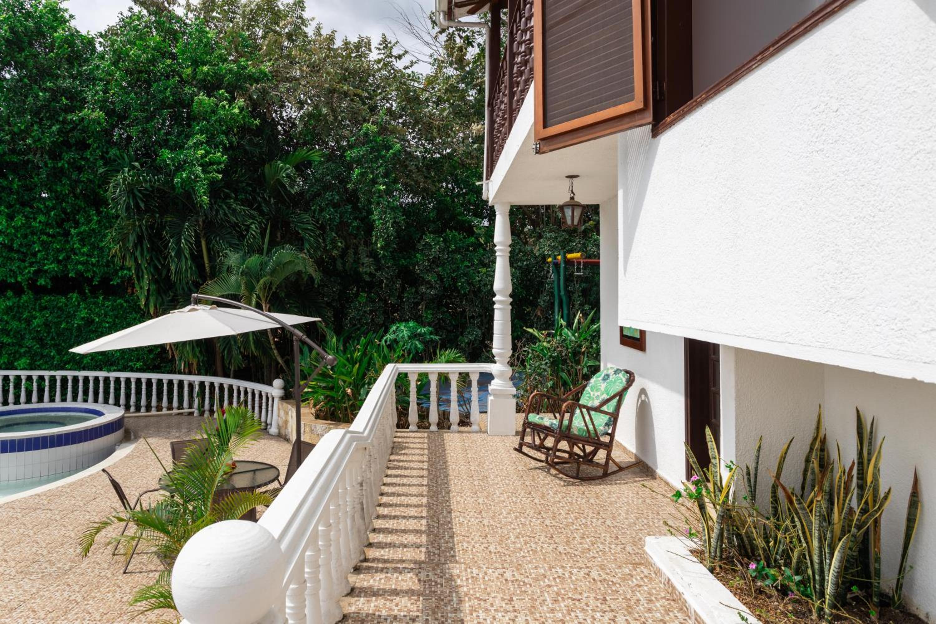 Villa with Swimming Pool, Jacuzzi and Sauna