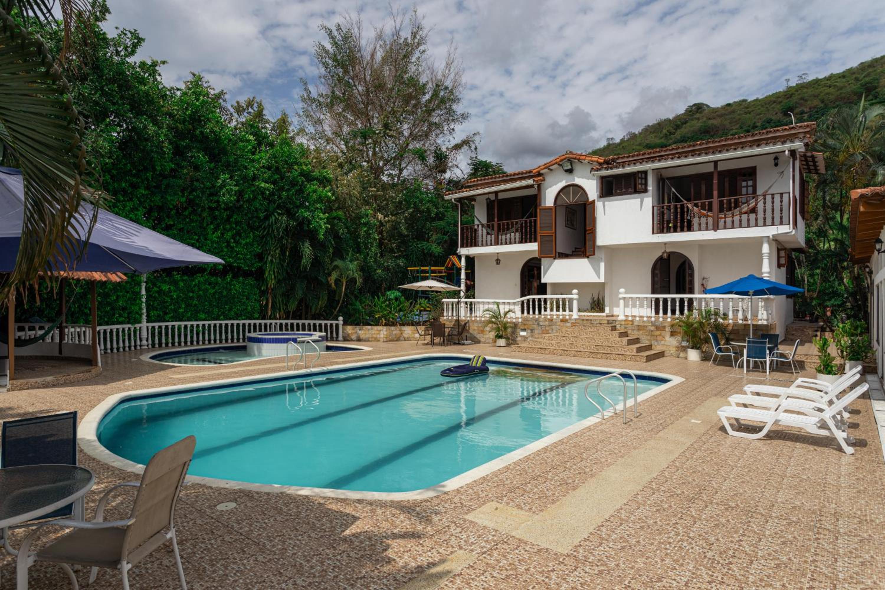 Villa with Swimming Pool, Jacuzzi and Sauna