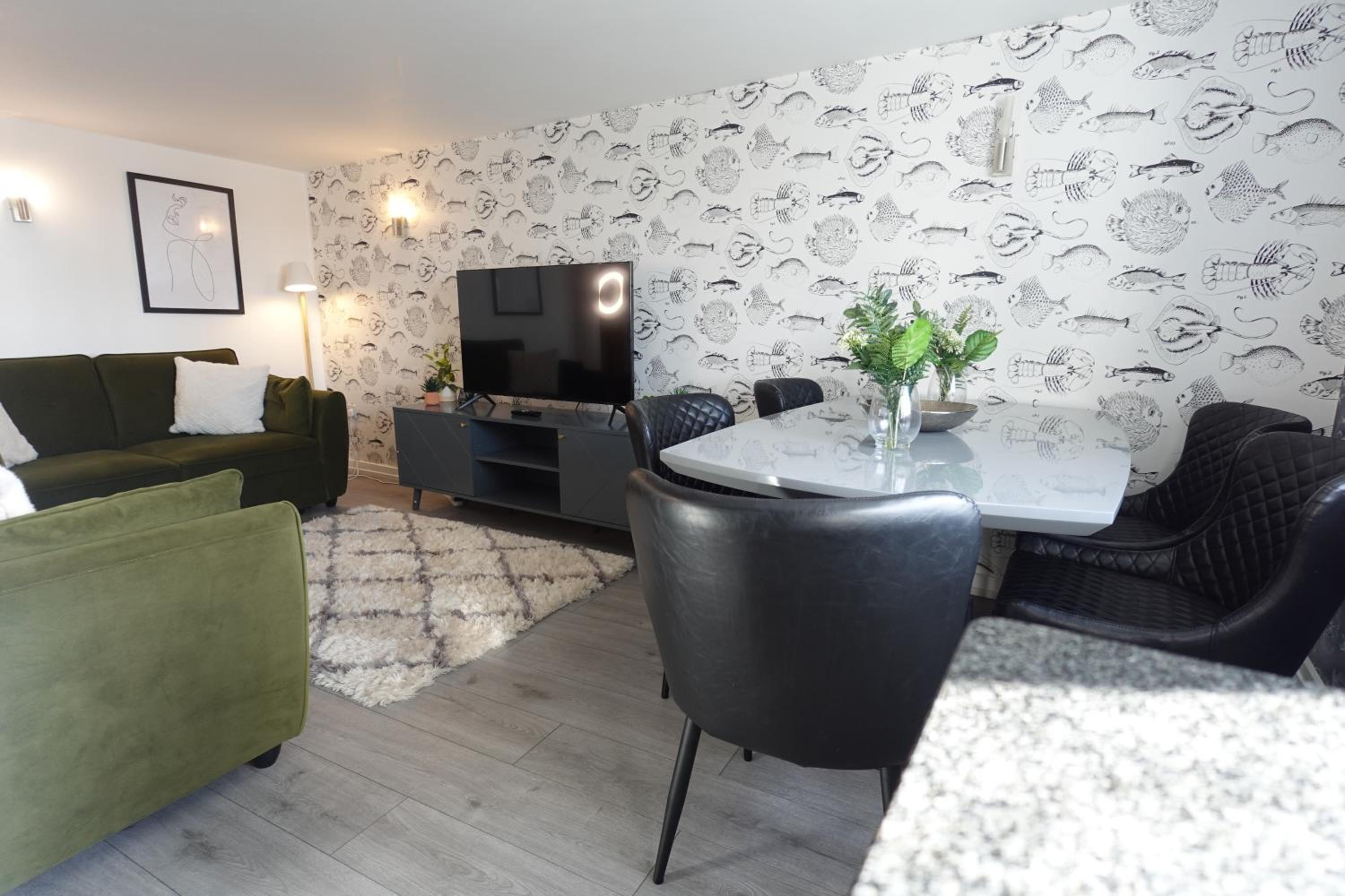 Sea view apartment on Poole Quay overlooking Sandbanks view 4