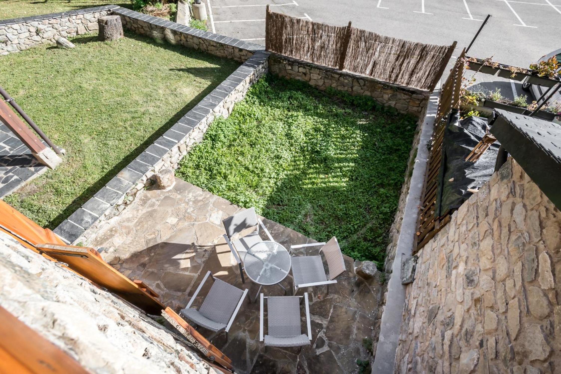 Casa Unhòla by SeaMount Rentals