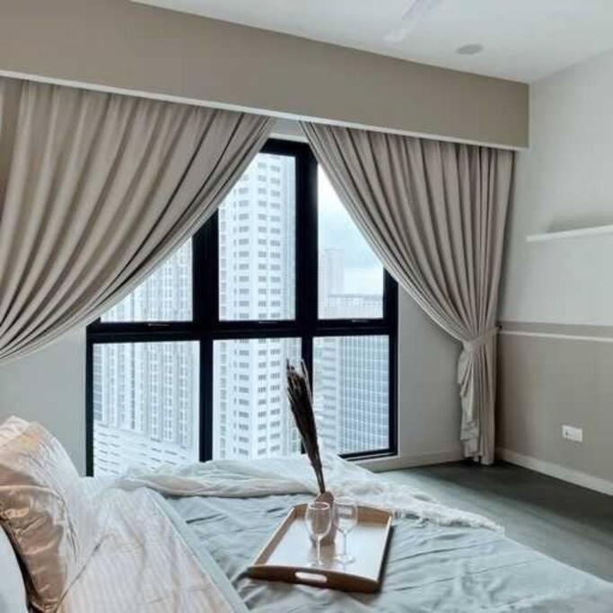 Elegant 1BR in OOAK Suites, Mont Kiara KL - Walk to Malls & Dining