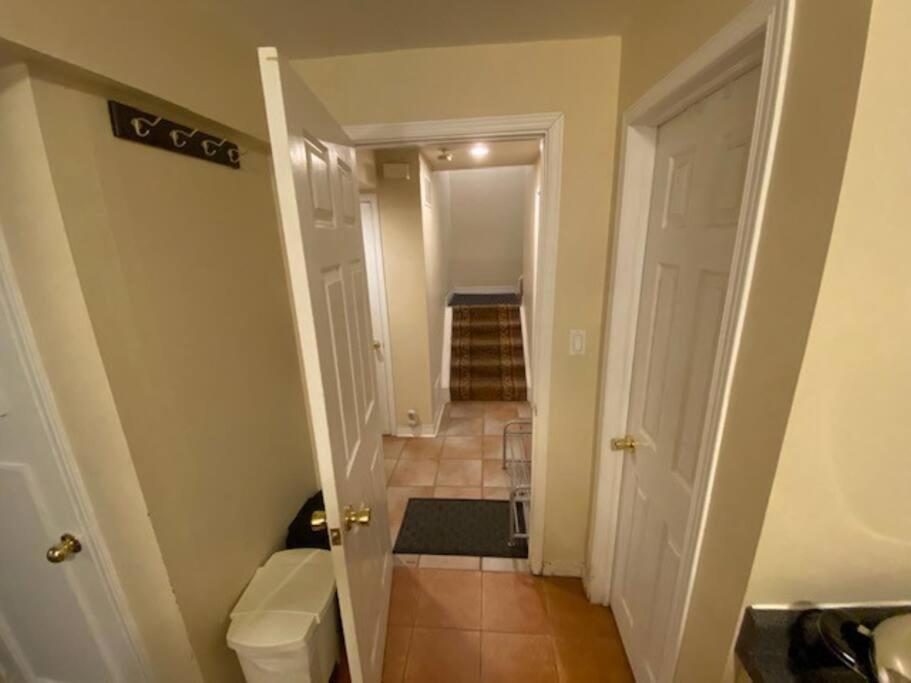 Sunnys Home Stays 1 Bedroom Bath & Kitchenette Toronto Mississauga At Erin Mills With Pvt Entrance