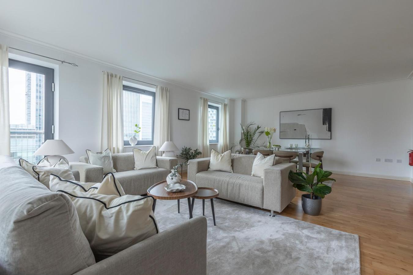 City Waterfront Apartments