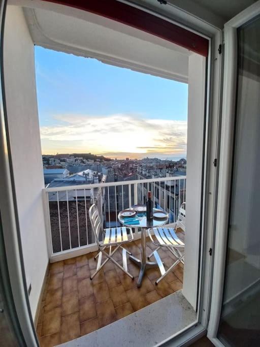 Sea view city centre photo 3