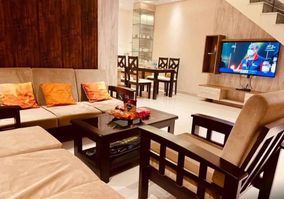 Shantiniketan Beautiful Duplex Bungalow with Breakfast included view 4