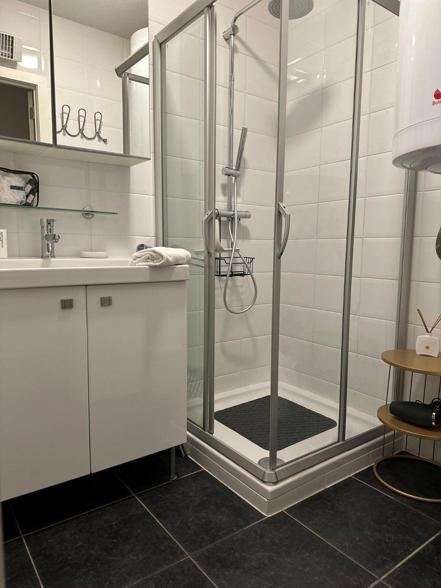 Cozy apartment for 4 with parking