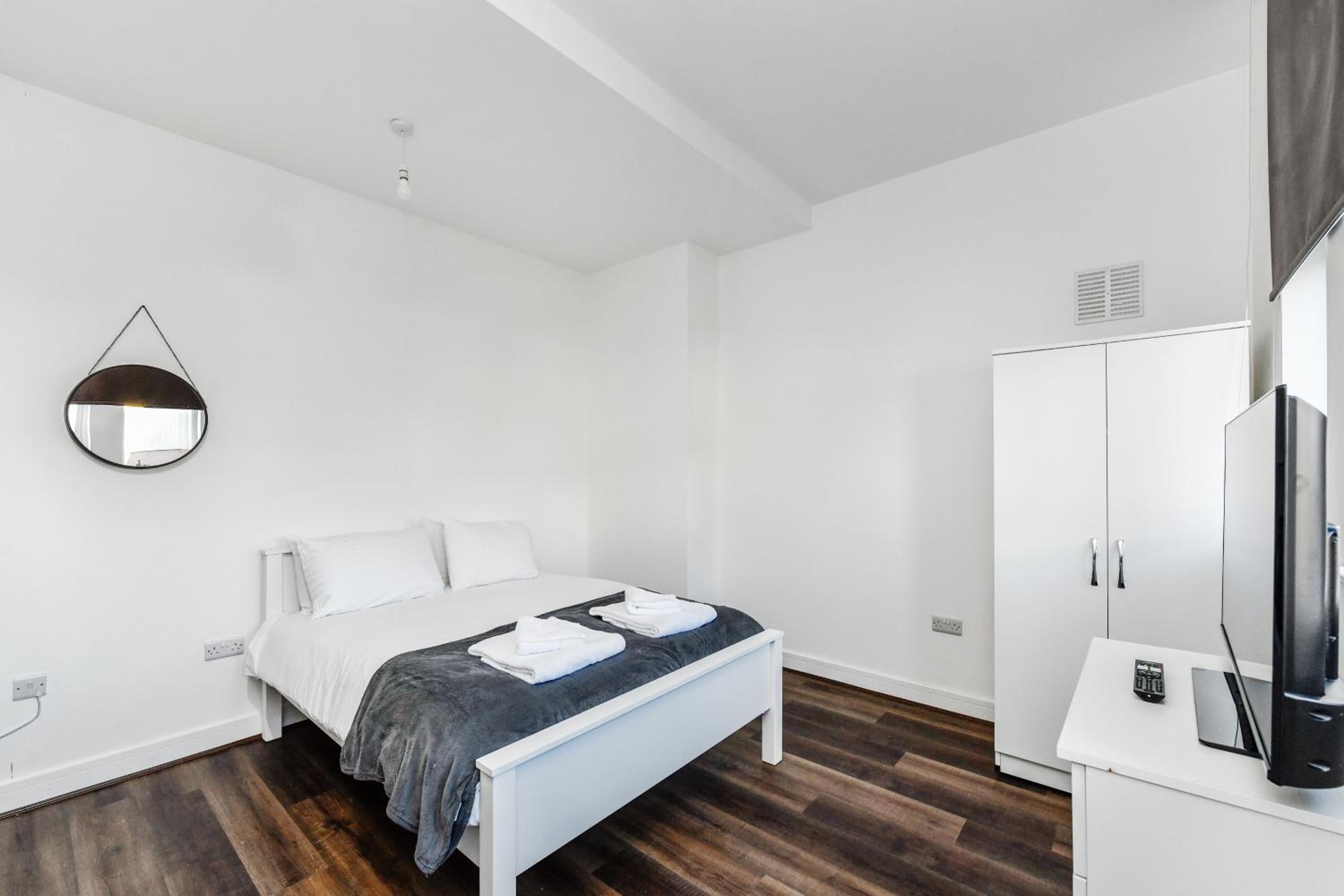Church Street Flat 5 - Minimalist Studio in New Basford view 5