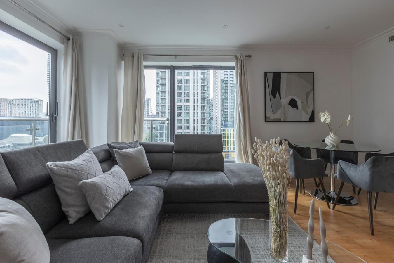City Waterfront Apartments