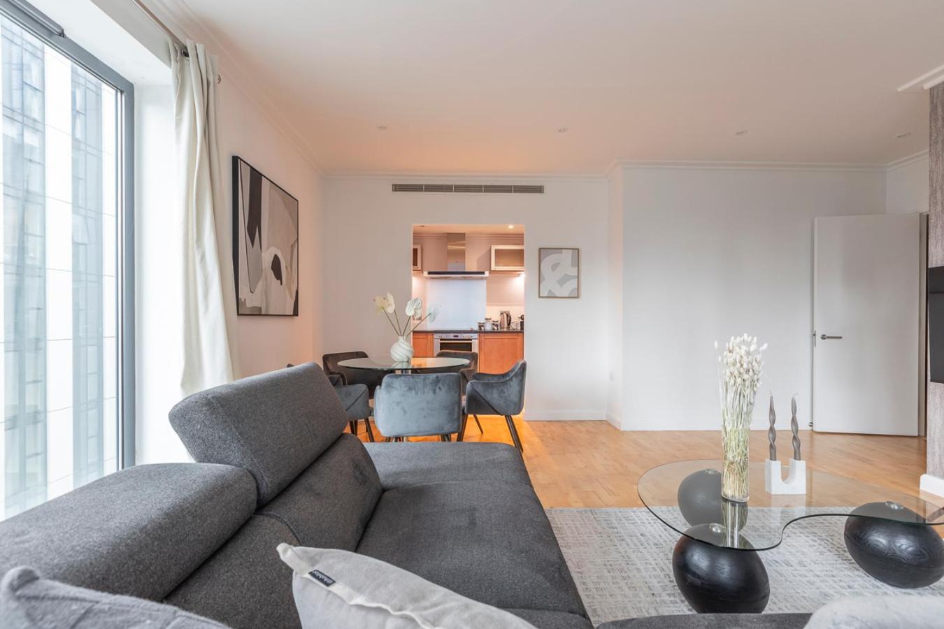 City Waterfront Apartments