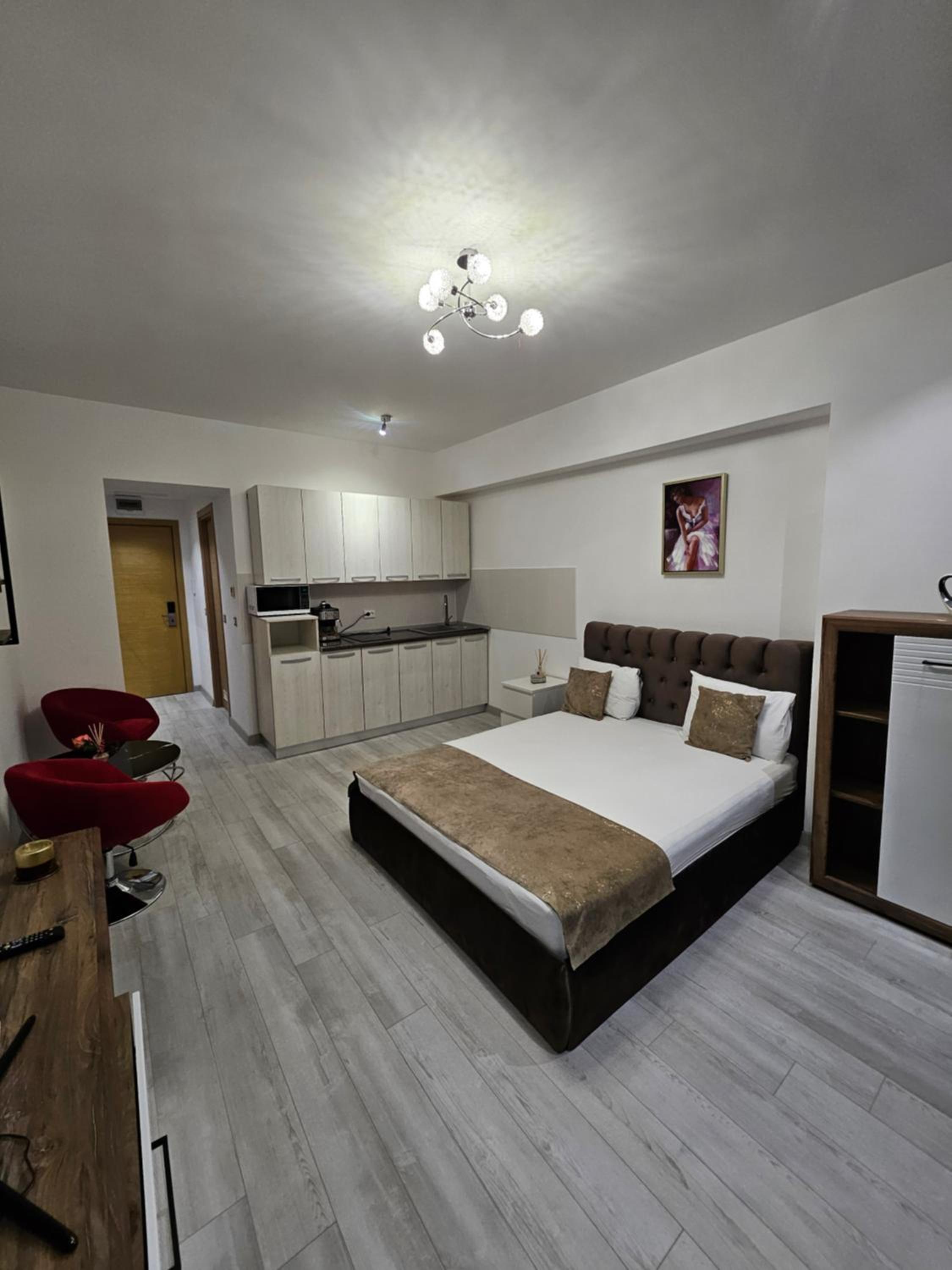 bucharest love room