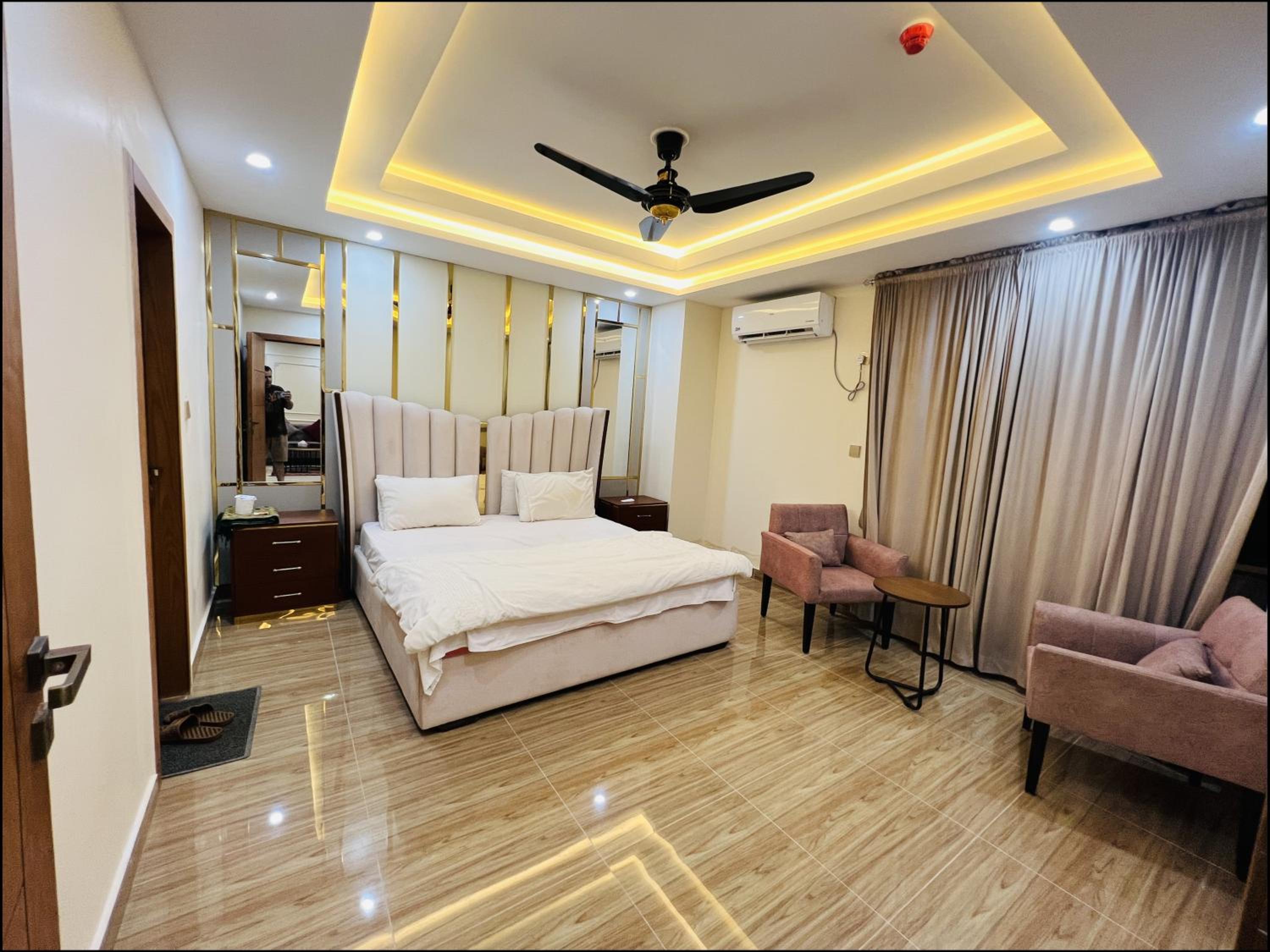 Paradise Service Apartments view 2