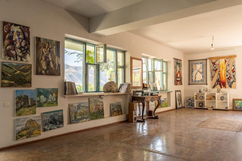 Guesthouse in the Art space
