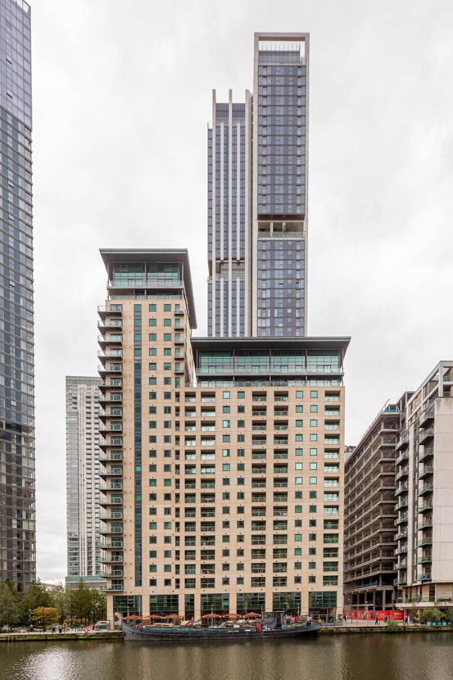 City Waterfront Apartments