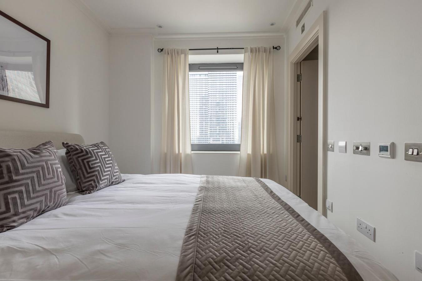 City Waterfront Apartments