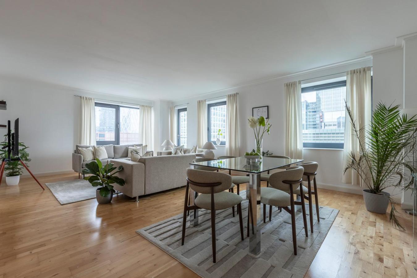 City Waterfront Apartments