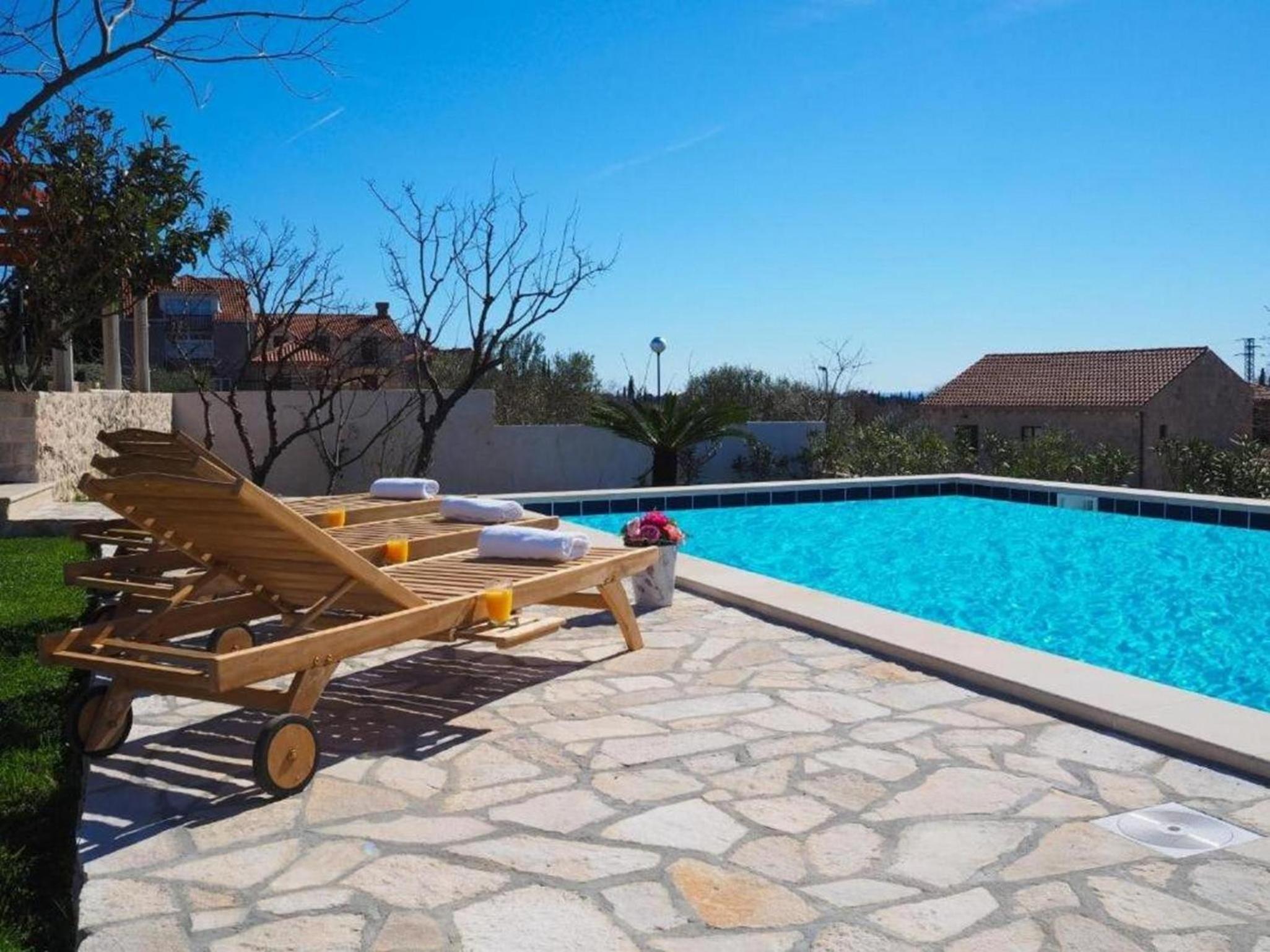 House with a Spacious Garden and Swimming Pool view 4