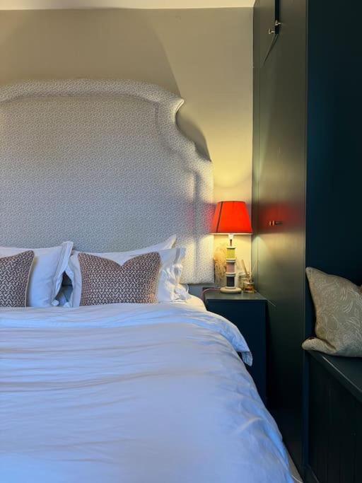 Homely flat, Near Notting Hill — hotel room