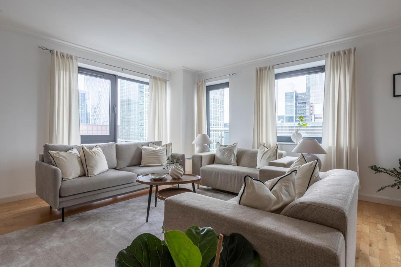 City Waterfront Apartments