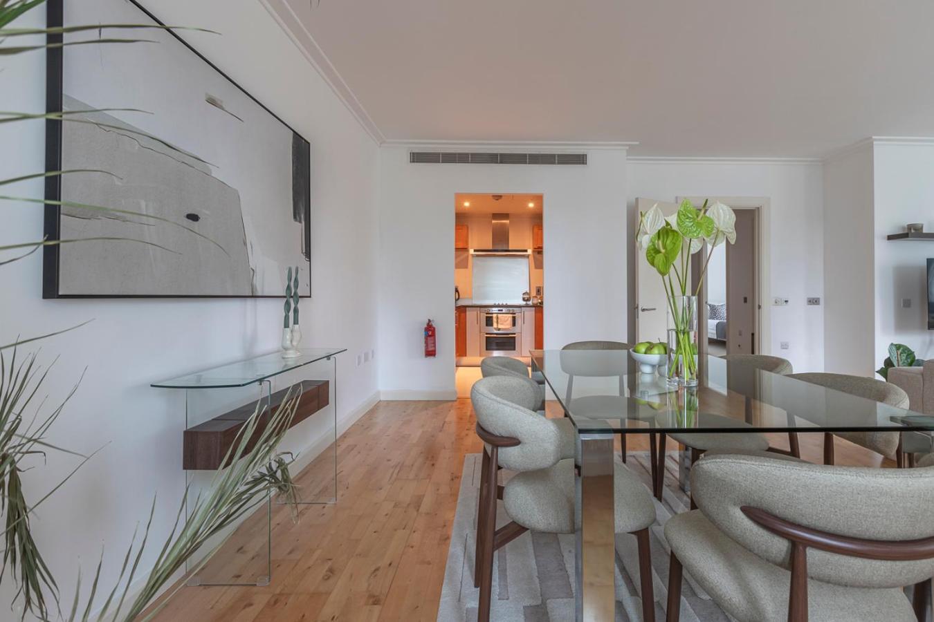 City Waterfront Apartments