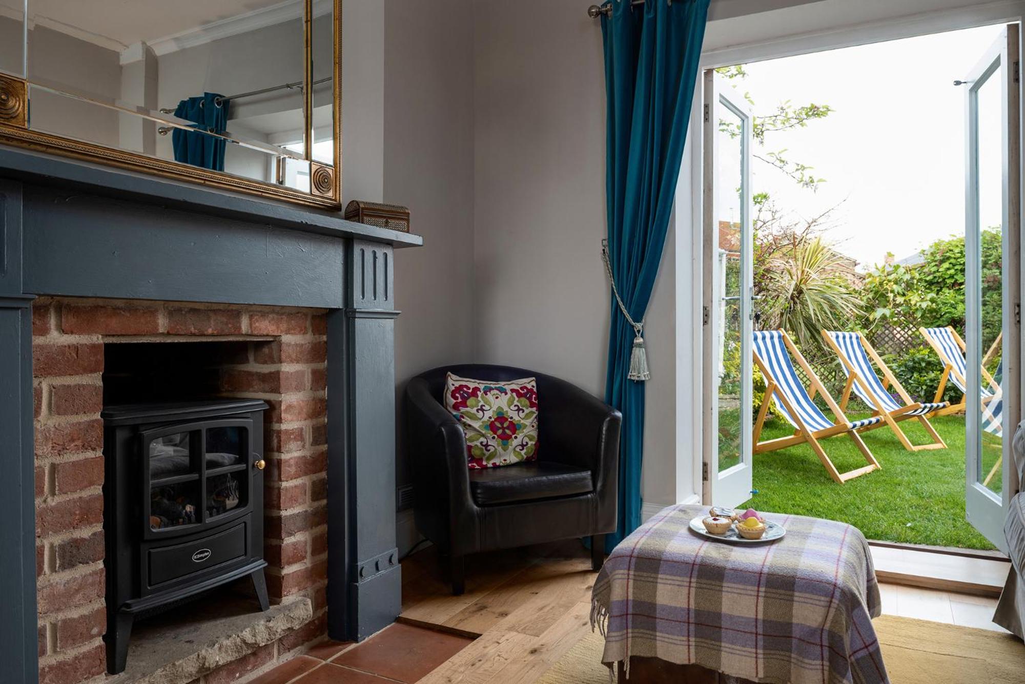 Opposite the beach, hot tub & sauna, sleeps 16