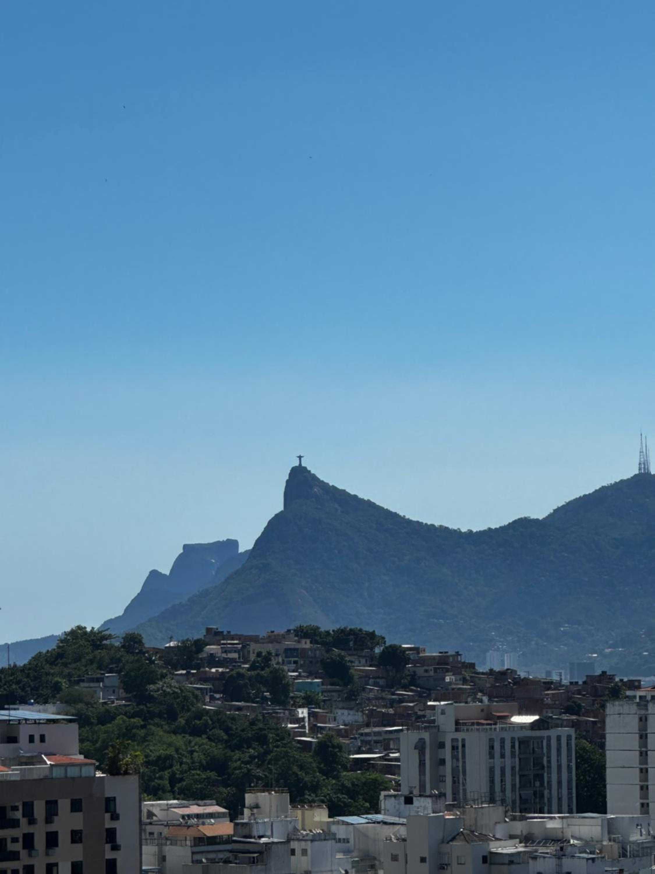 Estúdio completo com linda vista para o Cristo