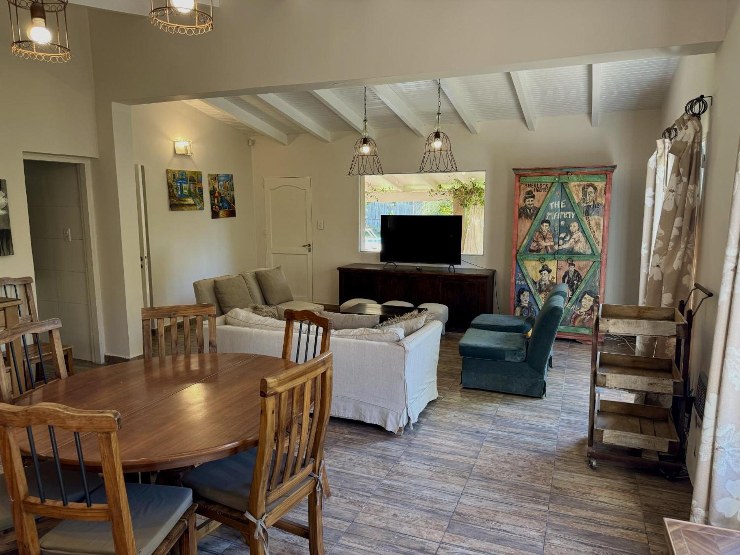 Casa Juanita en Chacras, con Pileta y Jardín